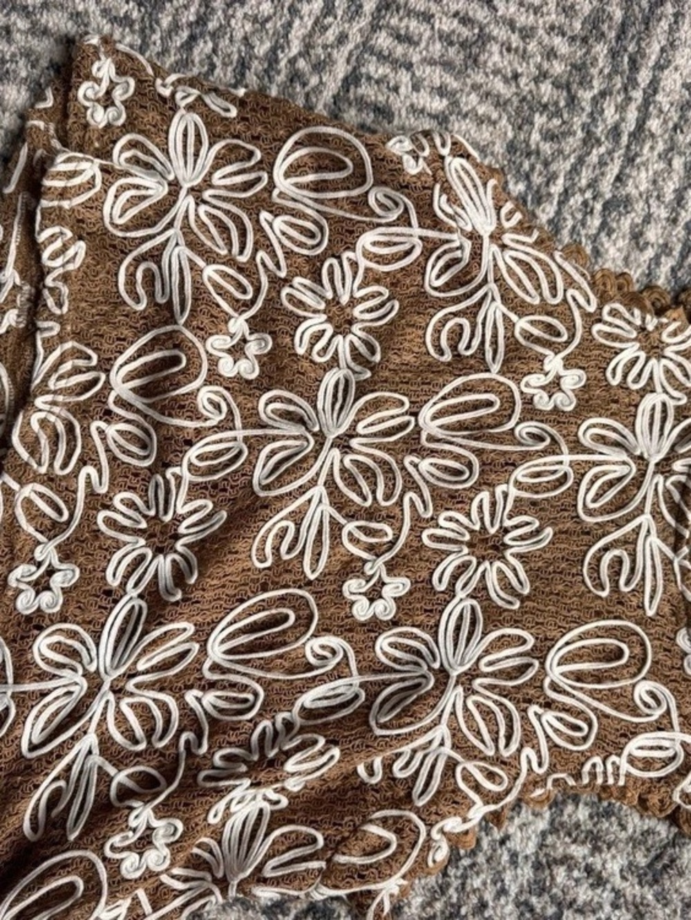 Solitaire Floral Brown & White Top